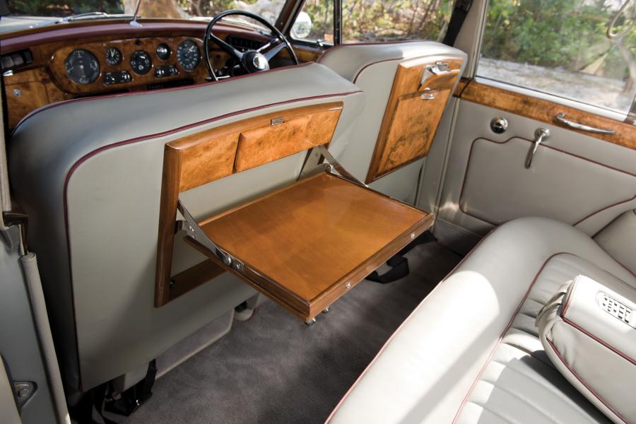Интерьер Bentley S3 Saloon 1962 года  (фото 2 из 14)